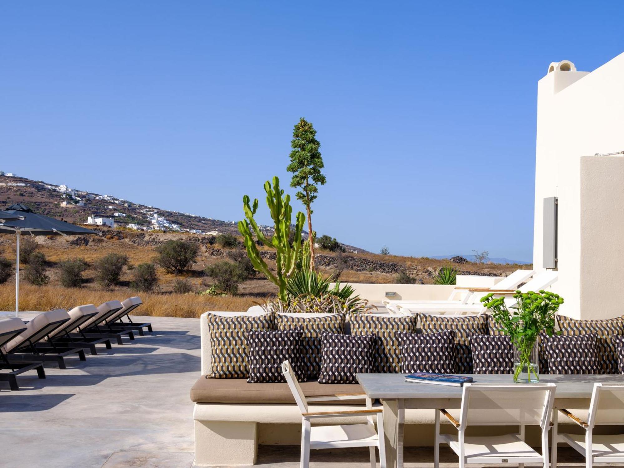 Home Of Lilies Fira  Exterior foto