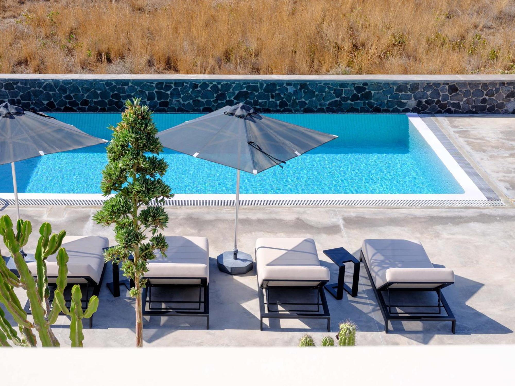 Home Of Lilies Fira  Exterior foto