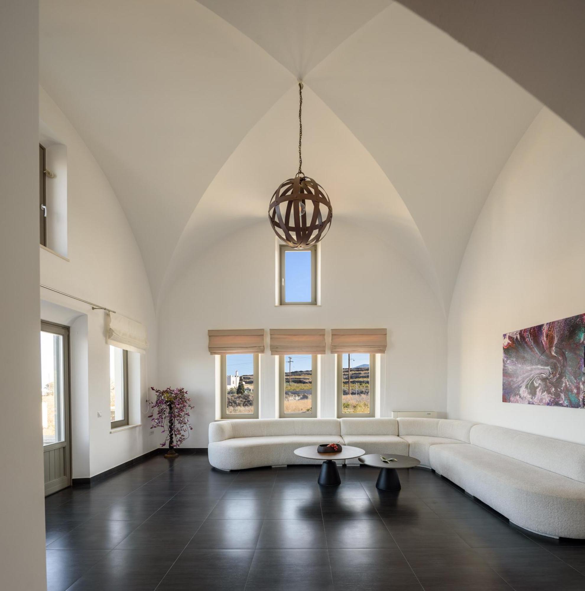Home Of Lilies Fira  Exterior foto