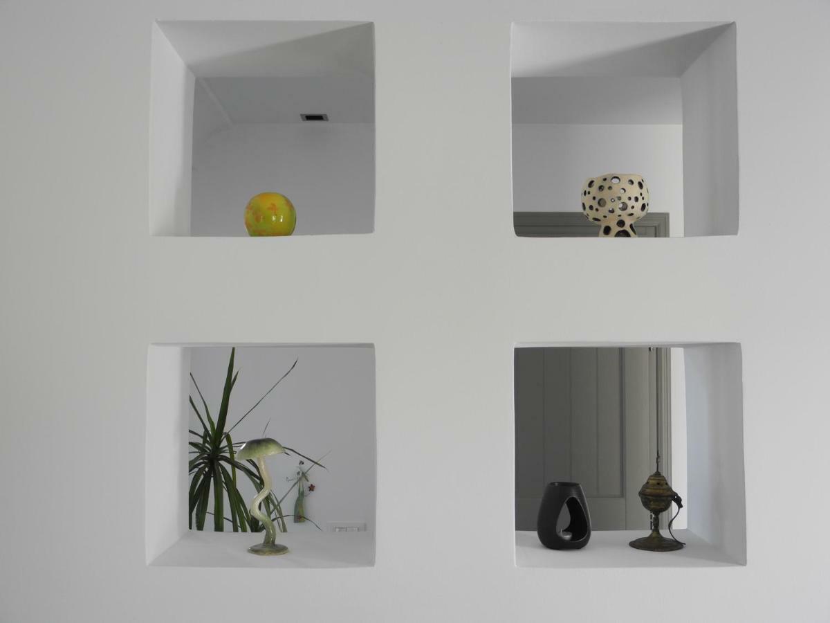 Home Of Lilies Fira  Exterior foto